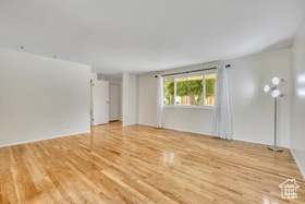 Photo 3 for 841 E Newbold Cir