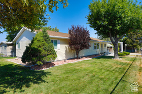Photo 3 for 744 Van Dyke Way