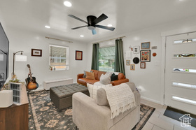 Photo 5 for 848 N Poinsettia Dr
