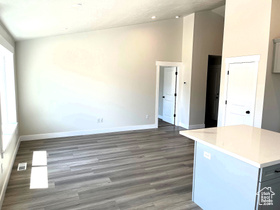 Photo 4 for 1226 N Berra Blvd