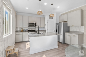 Photo 5 for 5077 W Blythswood Ln