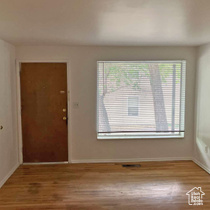 Photo 3 for 938 E Lowell Ave