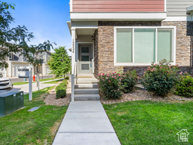 Photo 2 for 15524 S Trumpet Ln