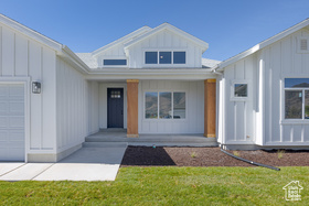 Photo 3 for 2758 S Eagle Dr #06