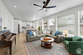 Photo 4 for 3074 S Edgewater Ln