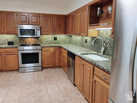 Photo 6 for 2760 S Highland Dr #7