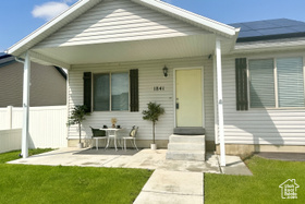 Photo 2 for 1841 E Juniper Dr