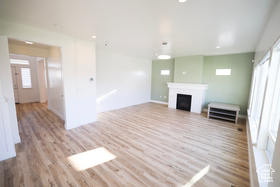 Photo 6 for 2182 W Evergreen Way #143