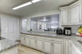 Photo 4 for 3342 S Lynnbrook Dr