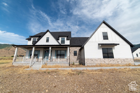 Photo 5 for 2288 N Lincoln Ln #A/B