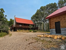 Photo 2 for 725 E Wolf Hollow Rd