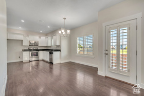 Photo 4 for 438 E Rue Hugo