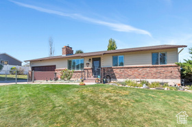 Photo 3 for 3794 S Chatterleigh Rd