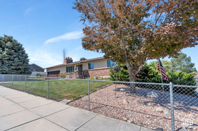 Photo 2 for 3794 S Chatterleigh Rd