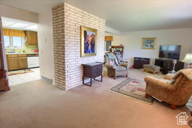 Photo 3 for 886 N Harrison Blvd