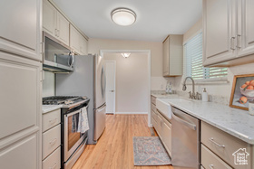 Photo 3 for 3426 S Crestwood Dr