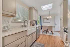 Photo 2 for 3426 S Crestwood Dr