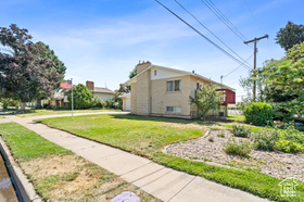 Photo 3 for 1093 N Bedford Dr