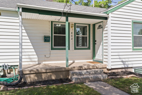 Photo 3 for 802 S Brookside Dr