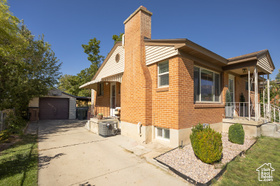 Photo 3 for 829 E Zenith Ave