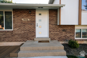 Photo 4 for 1086 N Oakridge Dr