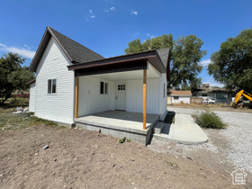 Photo 3 for 627 N Main