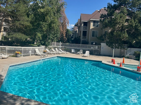 Photo 4 for 1196 E Waterside Cv #22