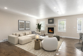 Photo 6 for 738 N Rolling Hills Dr
