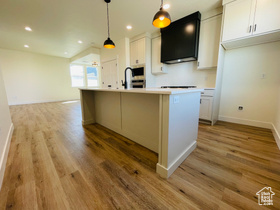 Photo 5 for 845 S Greenway Dr