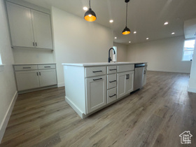 Photo 6 for 845 S Greenway Dr
