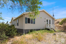 Photo 3 for 421 W Larson Rd