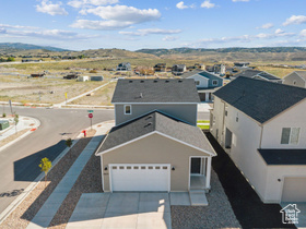Photo 4 for 7075 Woods Rose Dr