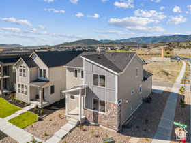Photo 3 for 7075 Woods Rose Dr