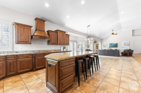 Photo 4 for 872 S Wellington Dr