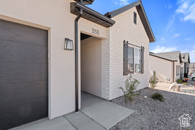 Photo 3 for 355 W Rosie Loop #25W