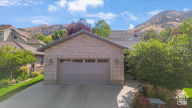 Photo 2 for 14 Shadow Mountain Dr