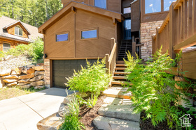 Photo 3 for 485 Upper Evergreen Dr