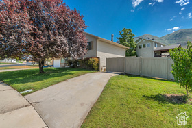 Photo 3 for 10094 N Oak Rd