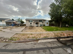 Photo 4 for 5242 S Hamlet Cir