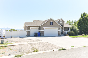 Photo 5 for 1129 S Apricot Cir
