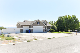 Photo 4 for 1129 S Apricot Cir