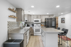 Photo 4 for 2480 Oakridge Dr