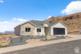 Photo 3 for 980 W Rock View Dr