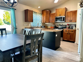 Photo 2 for 158 N Walton Ct