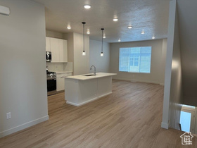 Photo 3 for 1170 N Clifton Dr #112