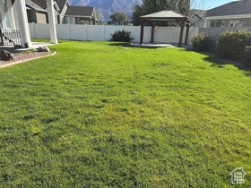 Photo 2 for 172 E Hollybrook Cv