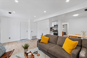 Photo 6 for 415 E Creekside Cir #B