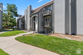 Photo 3 for 415 E Creekside Cir #B