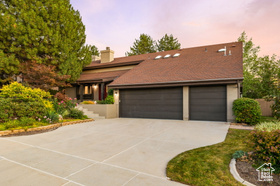 Photo 3 for 3388 E Stonehill Ln