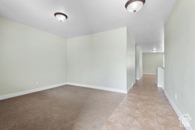 Photo 5 for 301 E Salem Cir